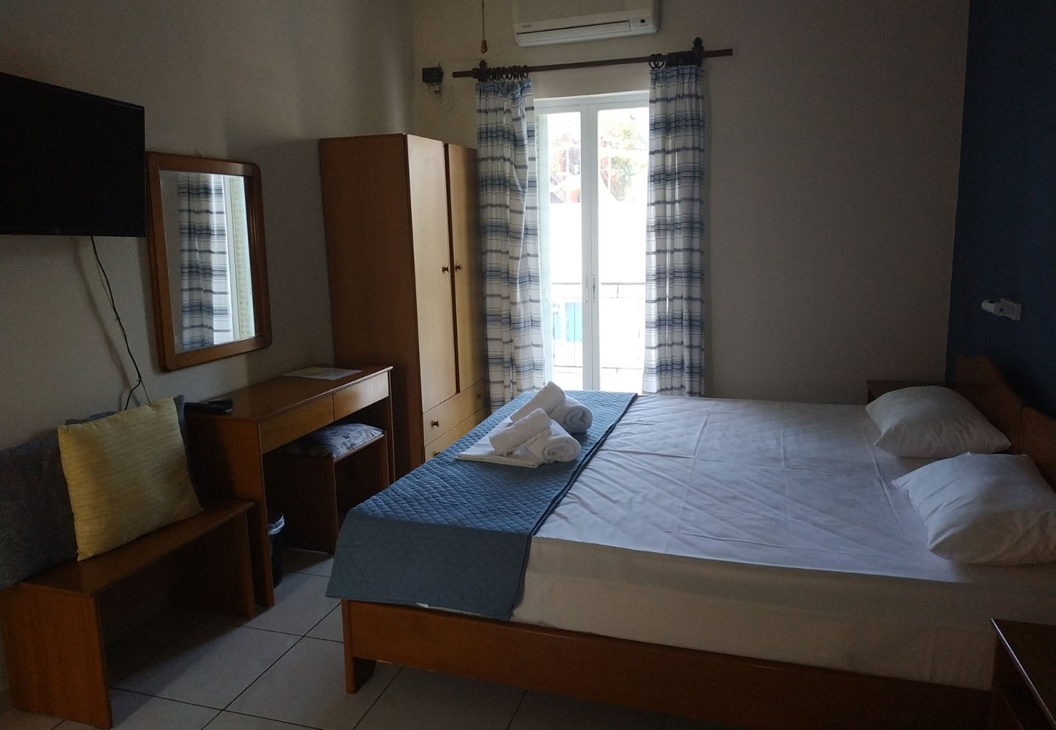 Evita's Resort Pool Askeli Poros